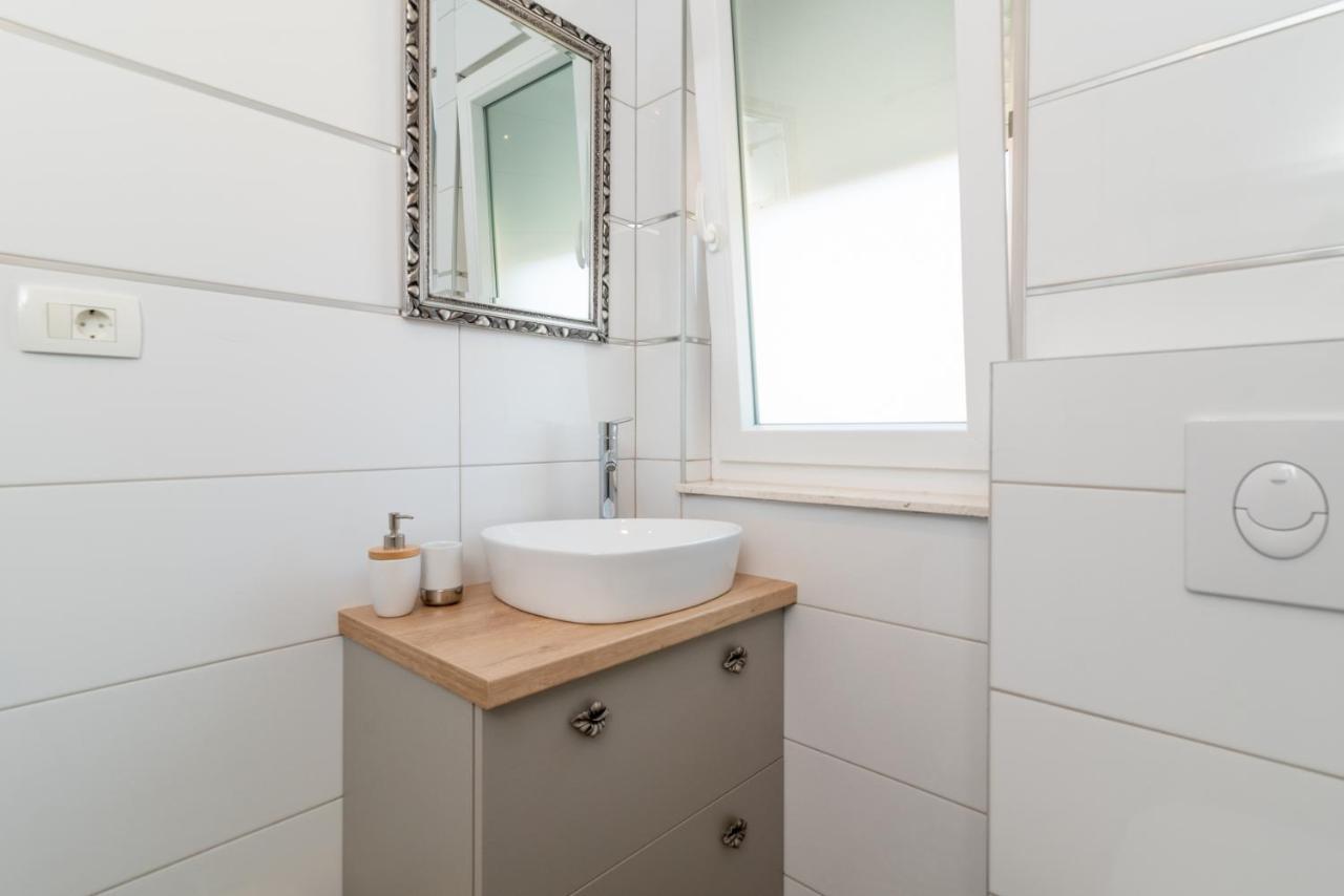 Apartmani Princi โตรกีร์ ภายนอก รูปภาพ