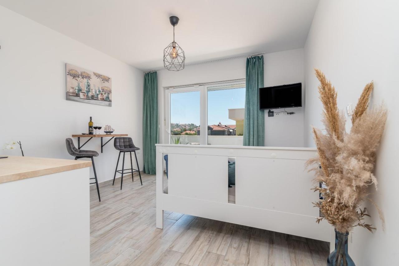 Apartmani Princi โตรกีร์ ภายนอก รูปภาพ